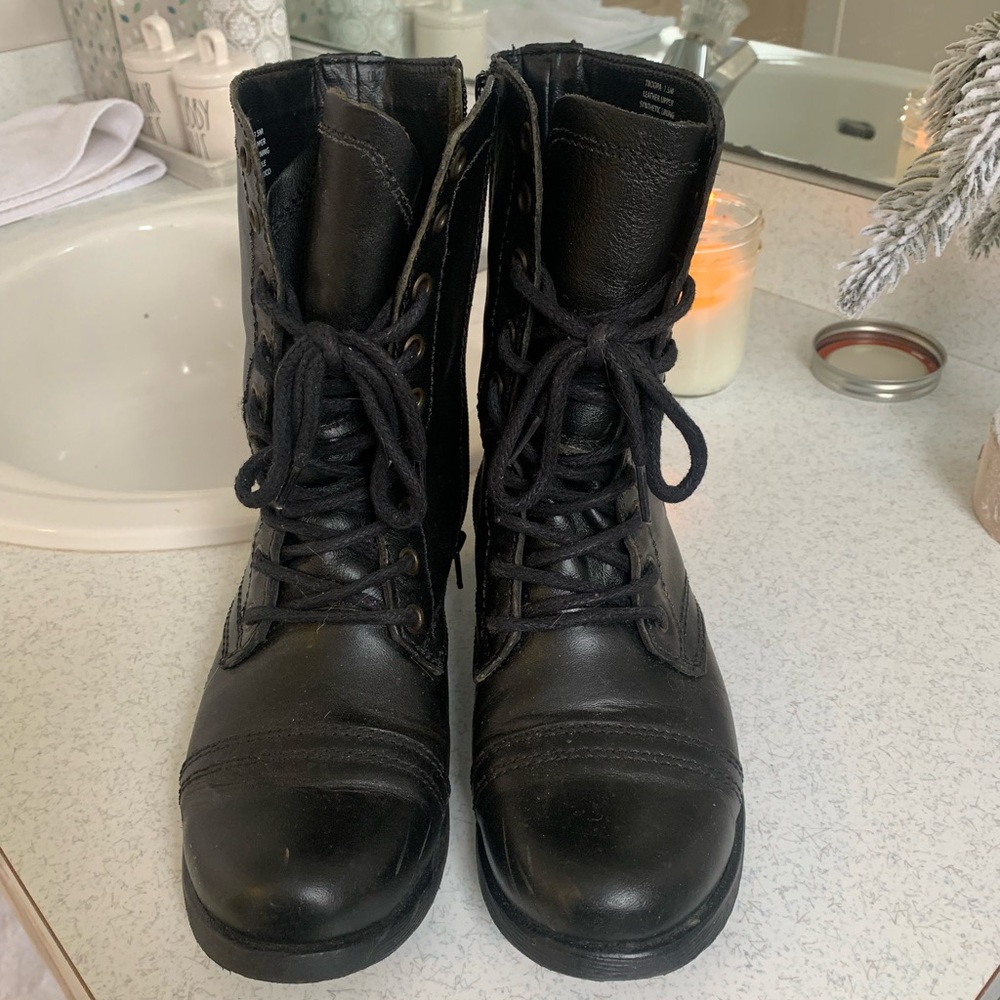 Steve Madden combat boots size 7.5